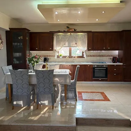 Villa Casa Maria Tsampika-spacious With 2 Bathrooms & Free Parking
