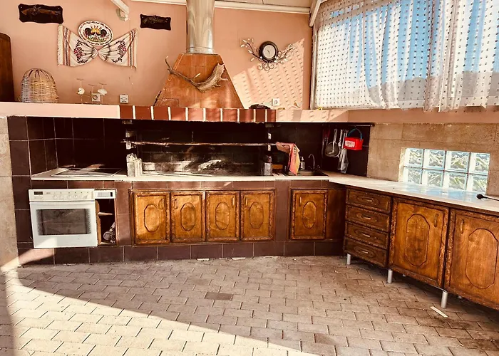 Villa Casa Maria Tsampika-spacious With 2 Bathrooms & Free Parking Pszínthosz