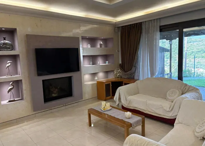 Villa Casa Maria Tsampika-spacious With 2 Bathrooms & Free Parking *