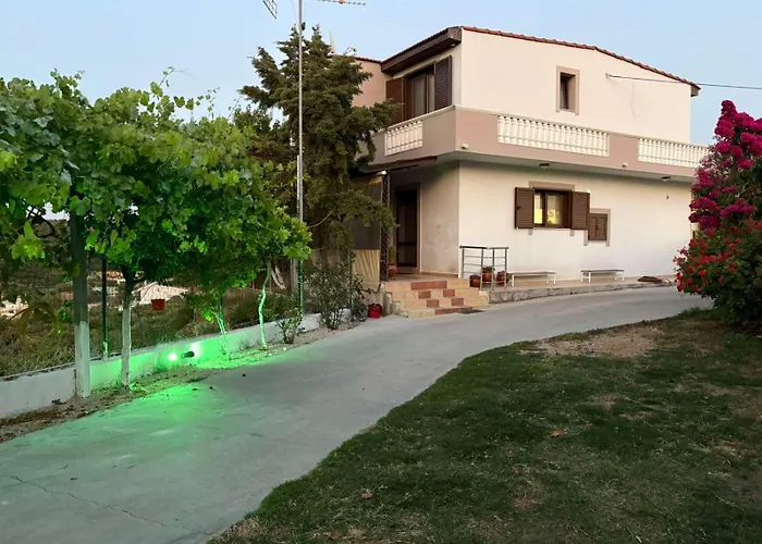 Casa Maria Tsampika-spacious With 2 Bathrooms & Free Parking Vilă