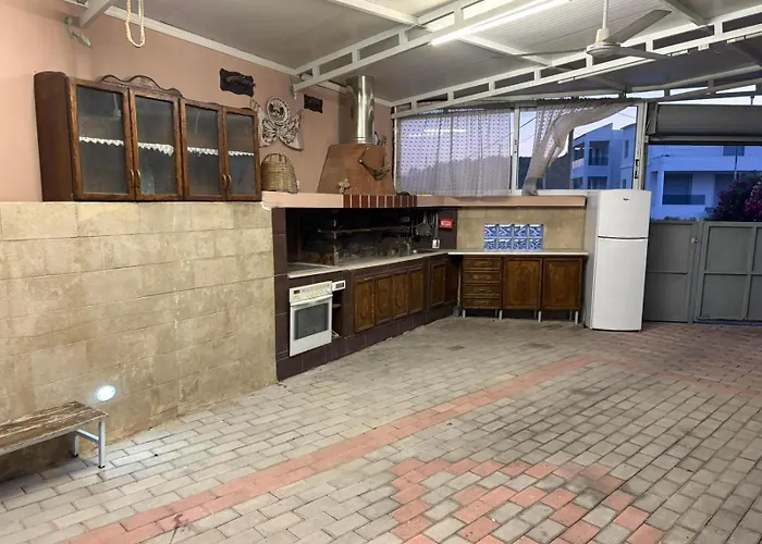 Casa Maria Tsampika-spacious With 2 Bathrooms & Free Parking Villa Pszínthosz