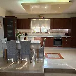 Villa Casa Maria Tsampika-spacious With 2 Bathrooms & Free Parking